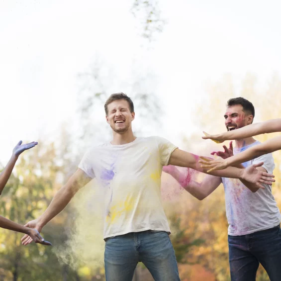 friends-celebrating-holi-nature